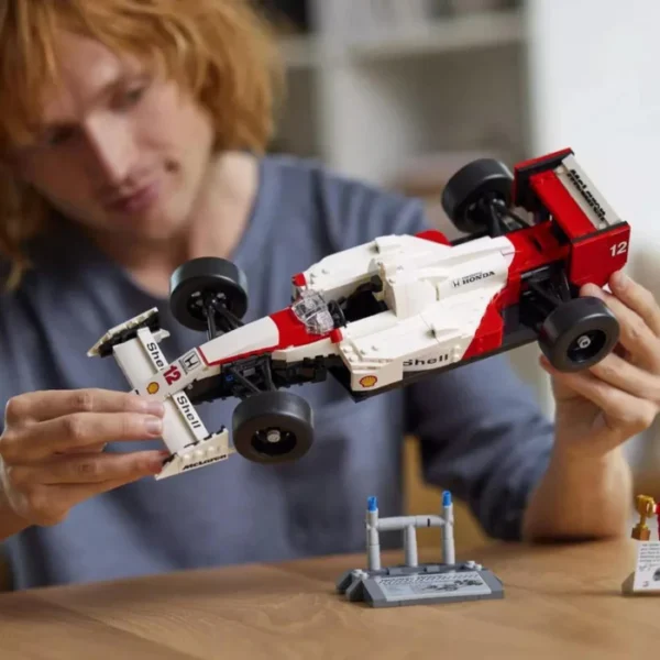 McLaren MP4/4 e Ayrton Senna Lego | 693PCS - Imagem 5